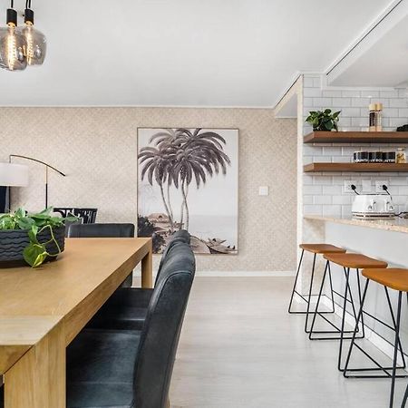 Styled Top Floor Apartment, With Back-Up Power Le Cap Extérieur photo
