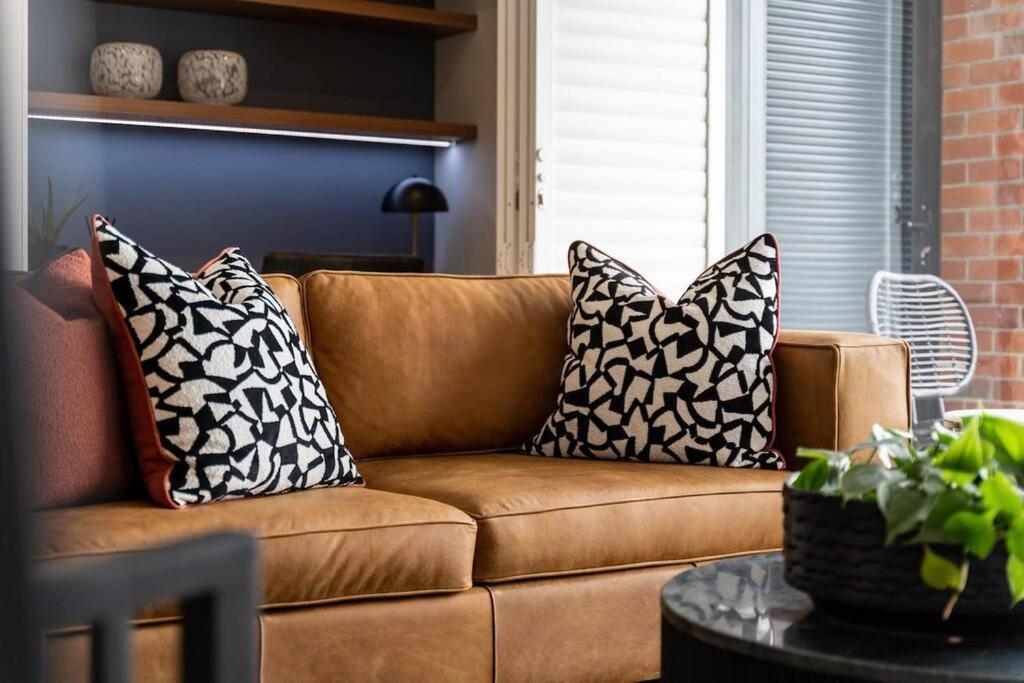 Styled Top Floor Apartment, With Back-Up Power Le Cap Extérieur photo