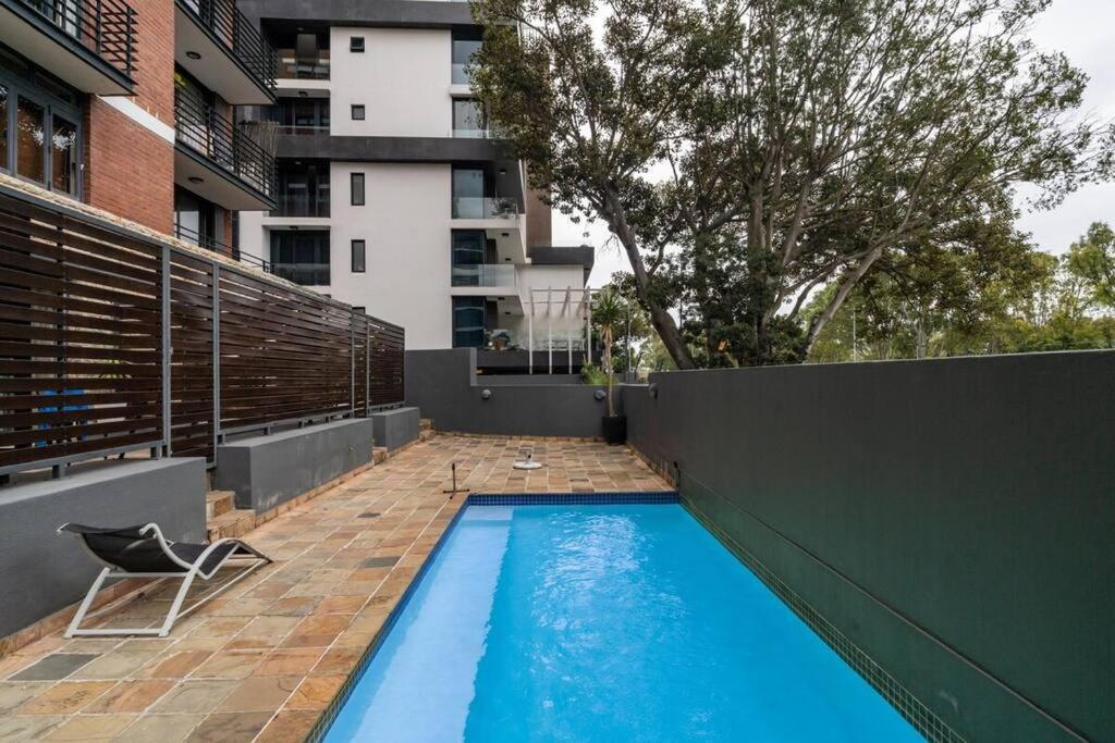 Styled Top Floor Apartment, With Back-Up Power Le Cap Extérieur photo